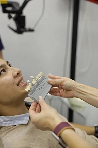 Как правильно ухаживать за винирами?